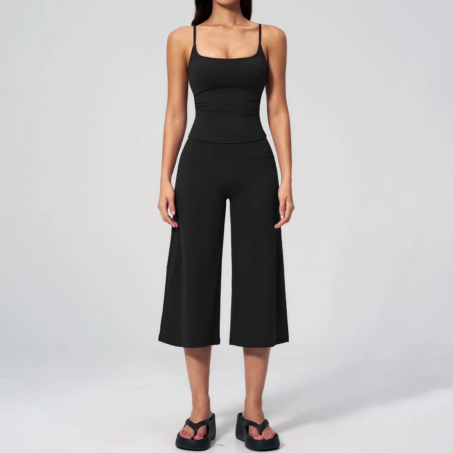 Yoga Suit Women Tracksuit 2PCS Fitness Capri Pants Gym Clothes Halter Sports Bra High Waist Shorts Workout Sets Gym Set Outfits